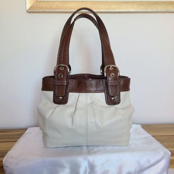 Mint Condition Y2K COACH Soho Pleated White and Brown (Full Grain) Leather Bag - Picture 3 of 14